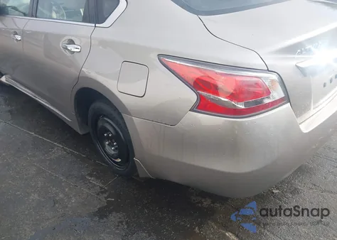2015 Nissan Altima 2.5 from USA, damaged, VIN 1N4AL3AP0FC582512
